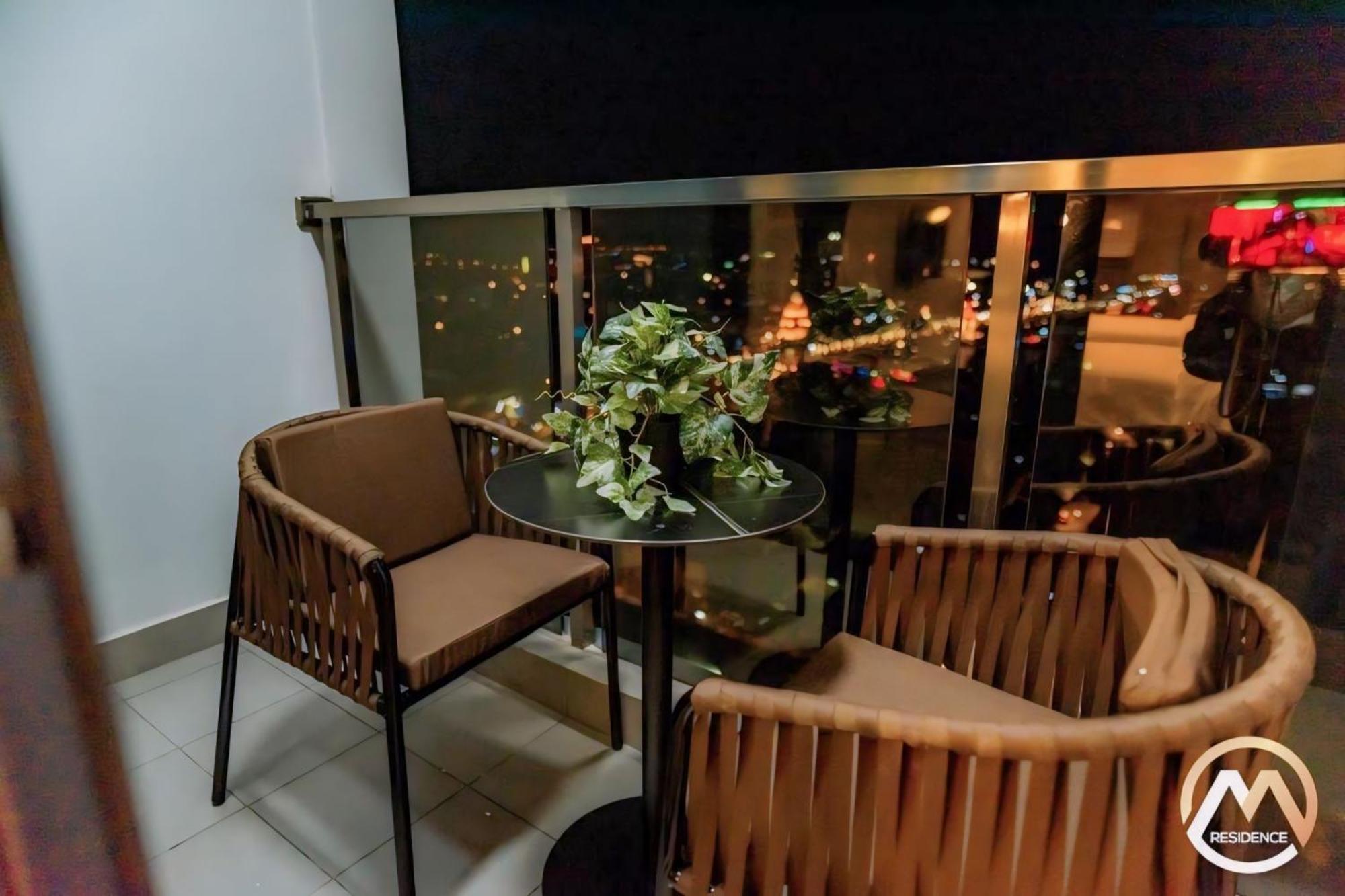 Hotel Serviced Condo Unique Infinity Pool With Mekong River View Phnom Penh Exterior photo