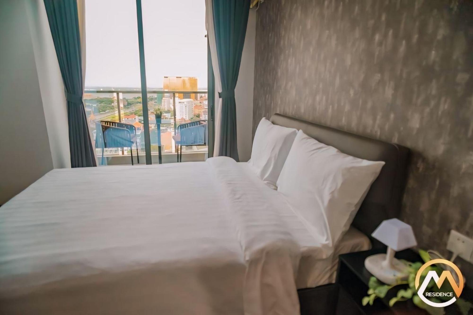 Hotel Serviced Condo Unique Infinity Pool With Mekong River View Phnom Penh Exterior photo