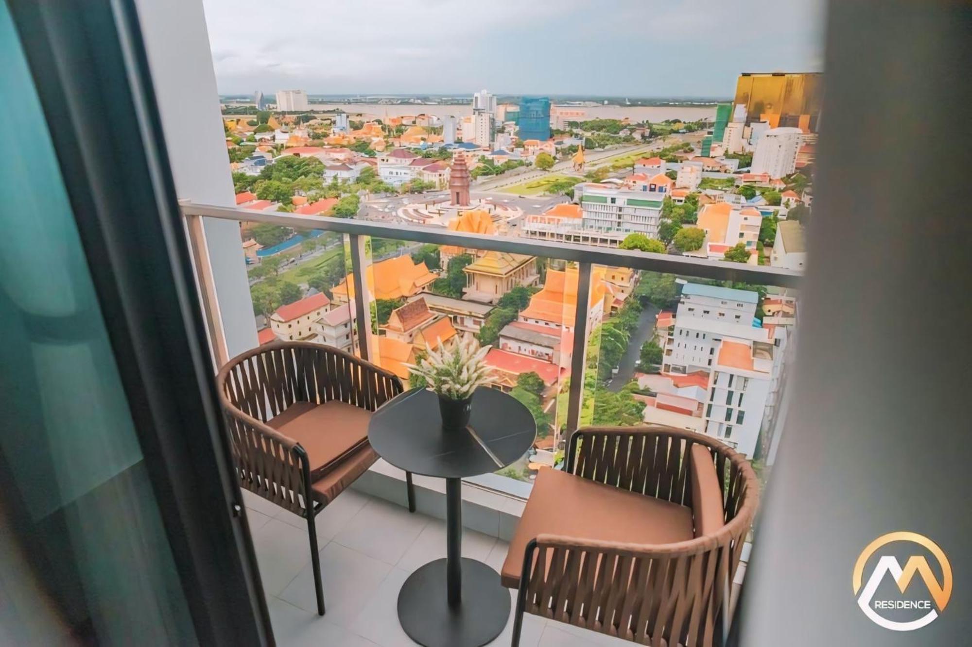 Hotel Serviced Condo Unique Infinity Pool With Mekong River View Phnom Penh Exterior photo